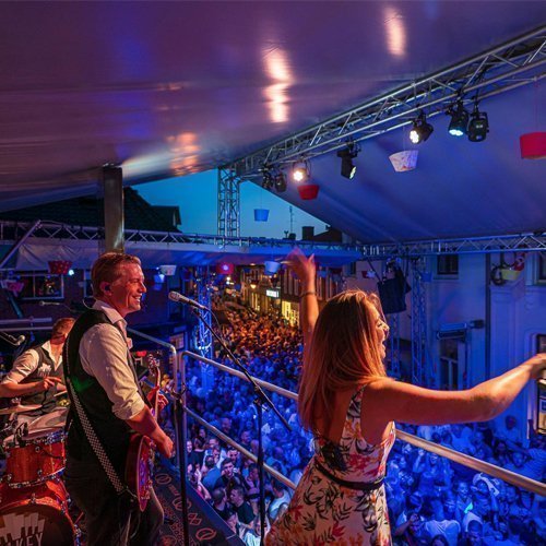 BakeyTown performing live